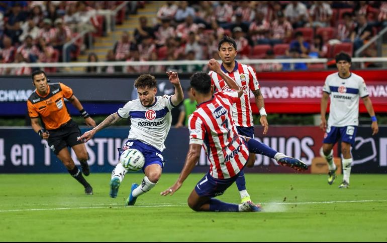 Toluca puso fin a una racha de 14 partidos sin derrota de Chivas como local en el Estadio AKRON. EL INFORMADOR/ A. NAVARRO.