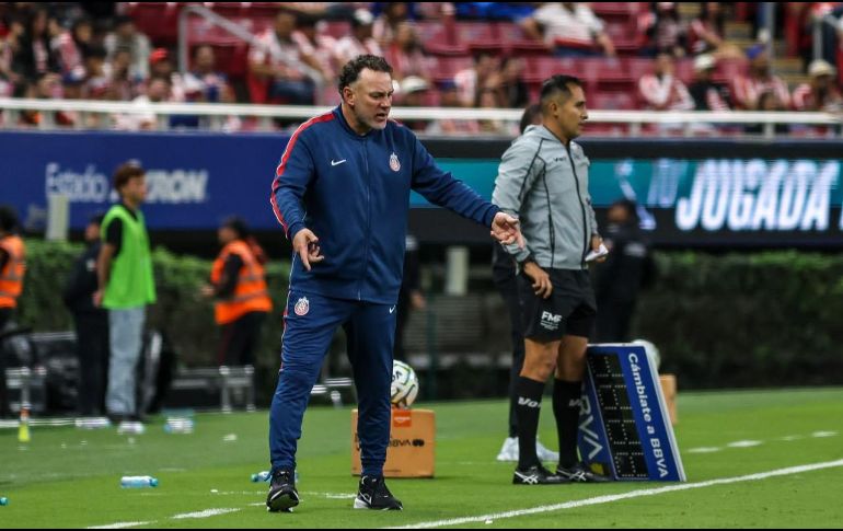Tras la derrota frente a Toluca, el entrenador rojiblanco afirmó que mantiene plena confianza en el proyecto y en sus futbolistas. EL INFORMADOR/ A. NAVARRO.