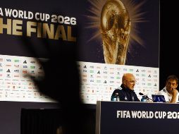 El entrenador español Luis de la Fuente responde a preguntas durante la rueda de prensa de los finalistas del Mundial. EFE/O. Fedorova