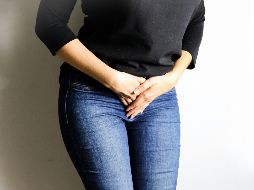 La Escherichia coli es responsable de aproximadamente el 90% de las infecciones urinarias, debido a que es un microorganismo que forma parte de la flora intestinal y que puede provocar una infección cuando alcanza las vías urinarias. Unsplash