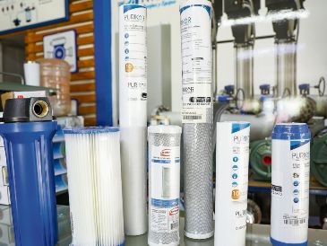 Los sistemas de filtración pueden retener algunas partículas, aunque su eficacia depende del tipo de contaminante presente en el agua. EL INFORMADOR/ A. Navarro