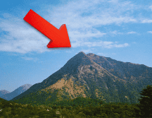 La mayoría de los 600 cráteres mencionados por expertos son volcanes monogenéticos. Esto significa que nacieron, hicieron erupción una sola vez y se apagaron para siempre, integrándose al paisaje. ESPECIAL / CANVA