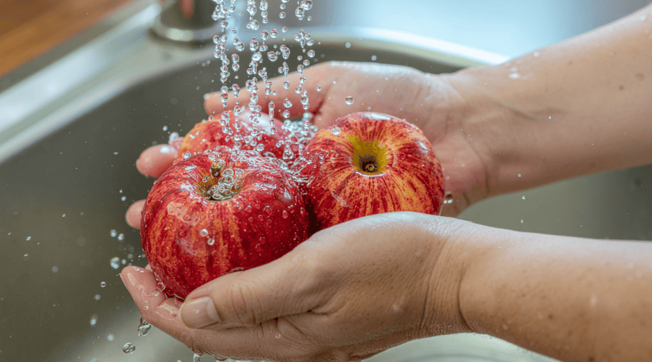 Adoptar estos hábitos no solo protege a quien prepara los alimentos, sino también a toda la familia, especialmente a los sectores más vulnerables, para quienes una enfermedad diarreica puede representar un problema de salud mucho más serio. CANVA