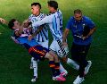 Las repeticiones de video mostraron a varios jugadores involucrados en un altercado. AP / Y. Iwamura