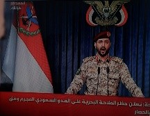 El bloqueo marítimo anunciado por los hutíes apunta directamente al salvavidas económico de Arabia Saudita. Ante la inestabilidad en el Golfo Pérsico, Riad ha desviado más del 70% de sus exportaciones diarias de crudo hacia el puerto de Yanbu, en el mar Rojo, a través de su red de oleoductos Este-Oeste. EFE/YAHYA ARHAB
