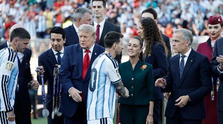 La actitud de algunos jugadores de Argentina generó críticas en redes sociales. EFE/ L. Jr