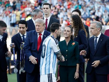 La actitud de algunos jugadores de Argentina generó críticas en redes sociales. EFE/ L. Jr