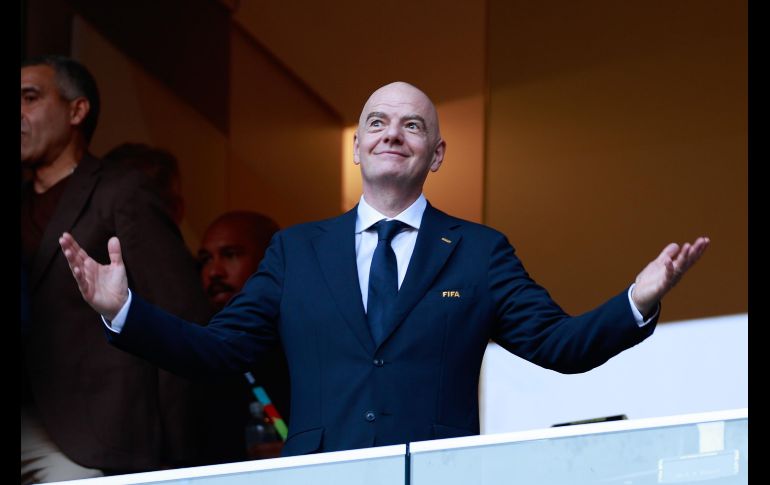 Gianni Infantino enfrenta fuertes críticas tras el Mundial 2026, aunque mantiene el respaldo político suficiente para seguir al frente de la FIFA rumbo a 2027. SUN/ ARCHIVO.
