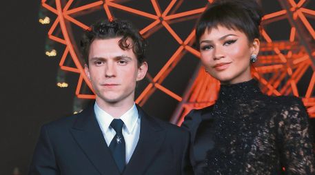 Tom Holland y Zendaya posan desde Aztlán Parque Urbano, donde proyectaron la cinta “Spider-Man: Un nuevo día”. EFE