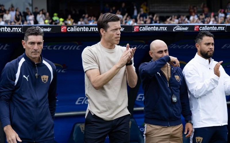 Esteban Solari fue expulsado en la jornada 1 y no podrá estar en la banca para dirigir a los Pumas hoy. SUN/H. Salvador