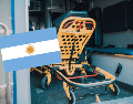 Tras el cobarde ataque, el aficionado quedó tendido y malherido sobre el asfalto, por lo que tuvo que ser trasladado de urgencia a un hospital cercano.  ESPECIAL