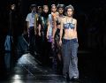 Jesús de la Garsa presentó una colección que busca vestir a distintas generaciones y romper con las fórmulas tradicionales dentro de la moda de autor. EL INFORMADOR/J. Acosta