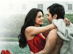 Aislinn Derbez y Mauricio Ochmann. Los actores dan vida a Esmeralda y Manuel, dos personas que vuelven a encontrarse después de años de separación. ESPECIAL