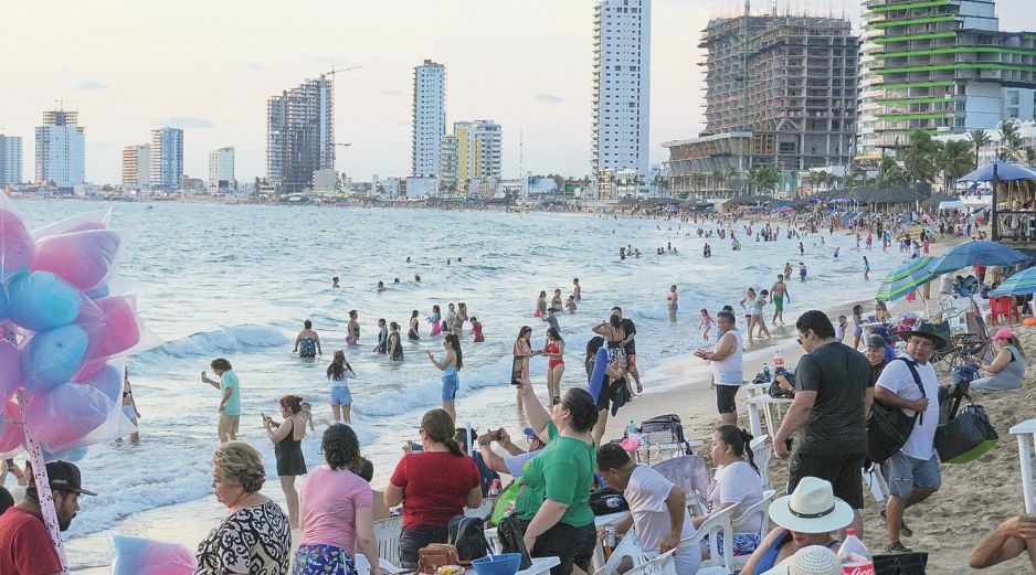Mazatlán. Las autoridades buscan garantizar la limpieza de instalaciones turísticas y playas. ESPECIAL