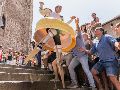 La danza sobre zancos no es exclusiva de España; es una expresión cultural compartida a nivel global que ha ganado reconocimiento internacional. EFE / R. Manzanares