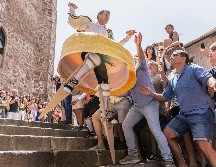 La danza sobre zancos no es exclusiva de España; es una expresión cultural compartida a nivel global que ha ganado reconocimiento internacional. EFE / R. Manzanares