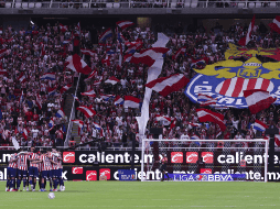 Chivas agotó la totalidad de los abonos disponibles para la temporada 2026-2027. X/@Chivas