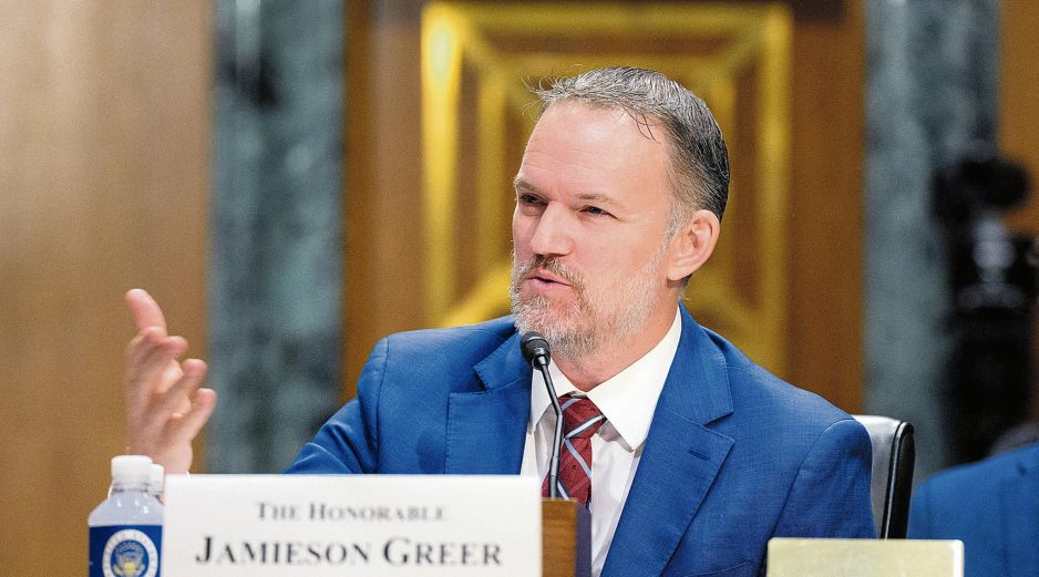 Jamieson Greer, representante comercial de EU, endureció la postura de Washington al vincular la renovación del T-MEC con temas ajenos al comercio. Se reunirá hoy con autoridades mexicanas en una nueva ronda de negociaciones. AFP/A. Harnik