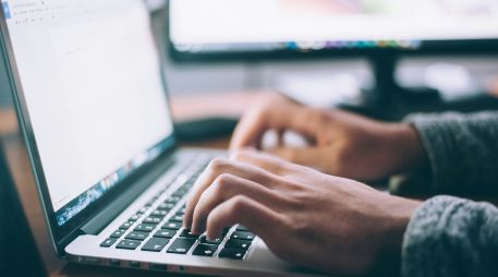 En caso de detectarse inconsistencias en tus deducciones ante el SAT, el fisco podría adjudicar responsabilidades fiscales y aplicar sanciones económicas. UNSPLAH / ESPECIAL