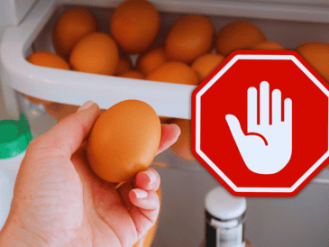 Los huevos frescos representan otro producto delicado que frecuentemente termina acomodado en las bandejas integradas de la puerta. ESPECIAL / CANVA