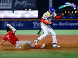 Aunque entre los dos equipos se combinaron para conectar 21 imparables, las defensivas y los relevistas llevaron el juego a extra innings. CORTESÍA/Charros de Jalisco