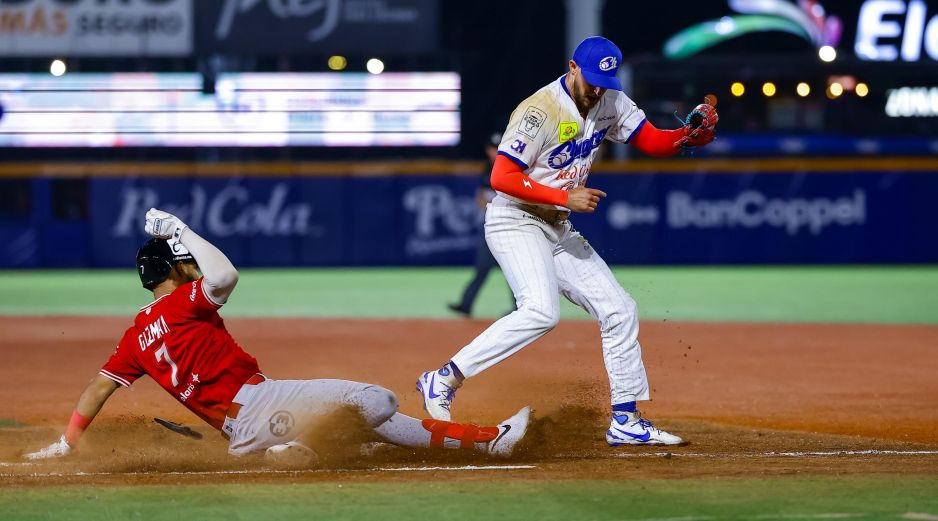 Aunque entre los dos equipos se combinaron para conectar 21 imparables, las defensivas y los relevistas llevaron el juego a extra innings. CORTESÍA/Charros de Jalisco