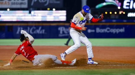 Aunque entre los dos equipos se combinaron para conectar 21 imparables, las defensivas y los relevistas llevaron el juego a extra innings. CORTESÍA/Charros de Jalisco