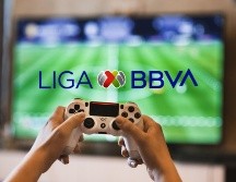 Este día se confirmó la firma de un acuerdo multianual entre EA Sports y la Liga MX, con el que el futbol mexicano volverá a estar presente en la franquicia a partir de EA Sports FC27. ESPECIAL / CANVA