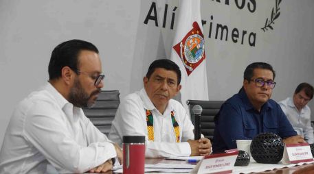 En conferencia de prensa el gobernador de Oaxaca, Salomón Jara, aseguró que no solicitará licencia al cargo para garantizar la independencia en la investigación del caso Alejandro Leyva. SUN/E. Hernández