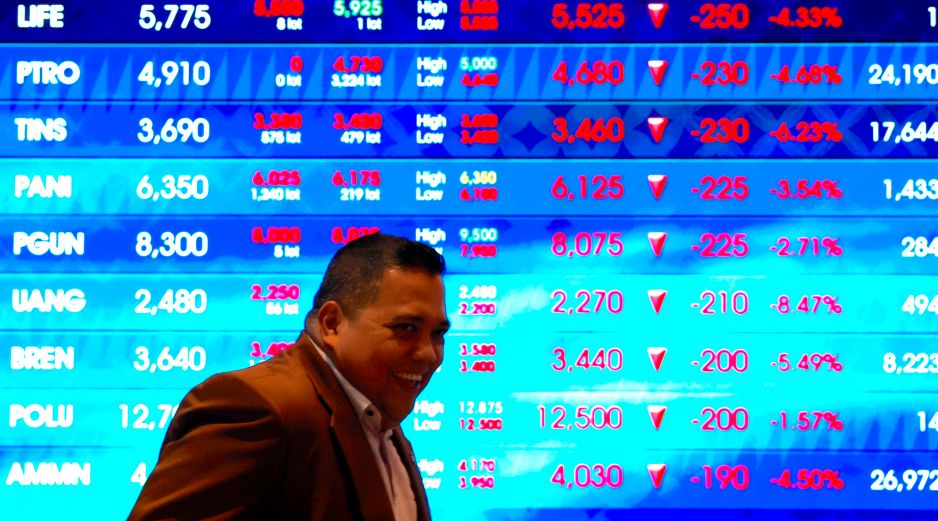 El petróleo WTI cerró la semana con una subida del 3 %, hasta 89.31 dólares el barril. En el cómputo semanal, el precio avanzó un 8 por ciento. EFE/M. Irham