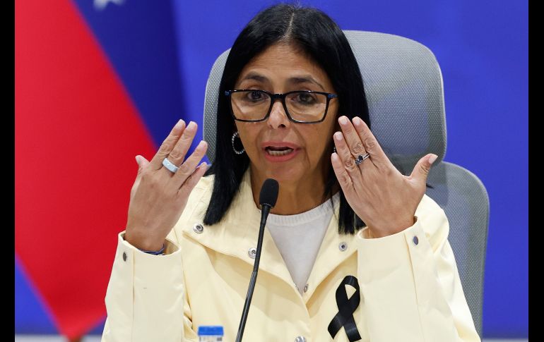 La presidenta encargada de Venezuela, Delcy Rodríguez, habla en una conferencia de prensa en Caracas. AP/P. Mattey