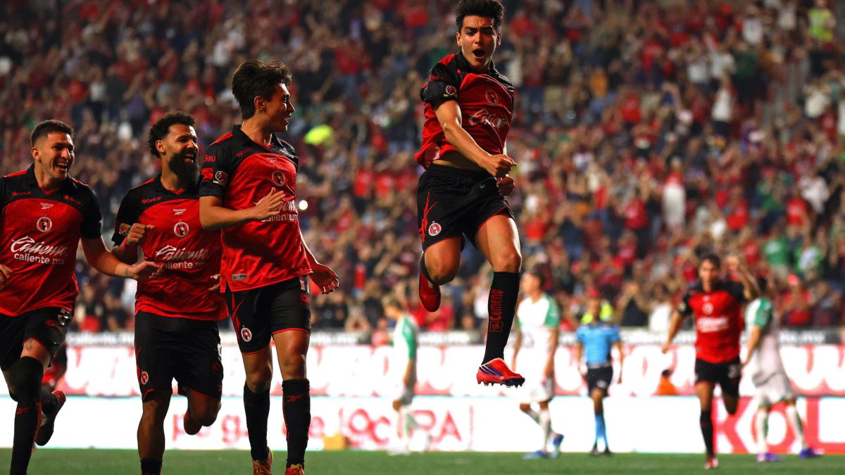 Xolos escala al liderato de la Liga MX tras vencer al León