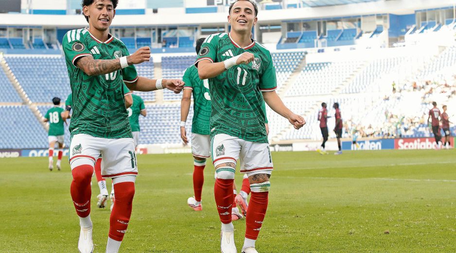 La mancuerna de Santiago Sandoval y Hugo Camberos fue el motor ofensivo de México ayer en la cancha de Puebla. IMAGO7
