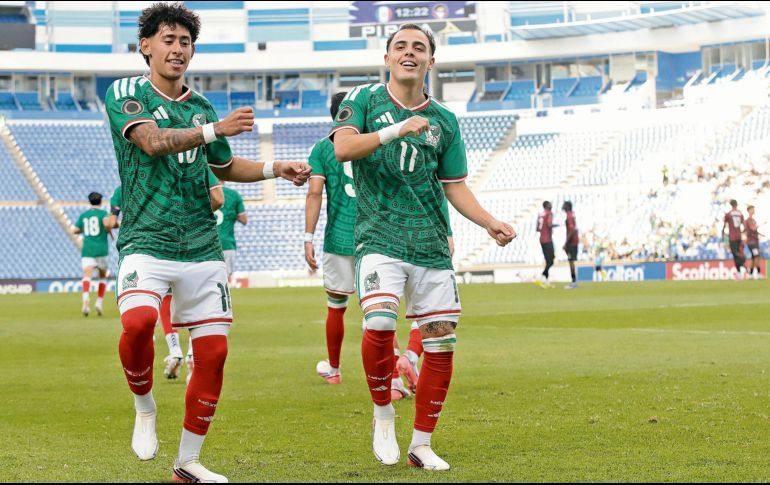La mancuerna de Santiago Sandoval y Hugo Camberos fue el motor ofensivo de México ayer en la cancha de Puebla. IMAGO7