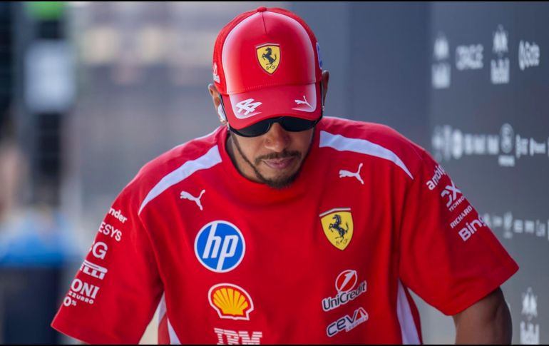 Lewis Hamilton había conseguido el segundo mejor tiempo de la clasificación; sin embargo, el piloto de Ferrari fue considerado responsable de obstaculizar a Oscar Piastri durante los minutos finales de la Q3. EFE / Z. Balogh