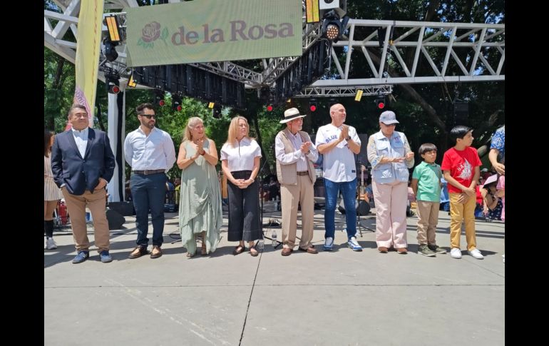 Rubén Masayi González, de Industriales Jalisco; Alfonso García, director de Relaciones Públicas de la SecturJal; Norma Bush, del DIF Guadalajara; María Laura Anaya, de la Universidad Jaime Enrique Michel; Rodolfo González Reyes, director de Relaciones Públicas de Mazapán de la Rosa; David Mendoza Martínez, coordinador General de Desarrollo Económico del gobierno de Guadalajara, y Luz del Carmen Godínez, presidenta de la CEDHJ Jalisco. EL INFORMADOR/M. Hernández