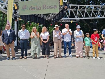 Rubén Masayi González, de Industriales Jalisco; Alfonso García, director de Relaciones Públicas de la SecturJal; Norma Bush, del DIF Guadalajara; María Laura Anaya, de la Universidad Jaime Enrique Michel; Rodolfo González Reyes, director de Relaciones Públicas de Mazapán de la Rosa; David Mendoza Martínez, coordinador General de Desarrollo Económico del gobierno de Guadalajara, y Luz del Carmen Godínez, presidenta de la CEDHJ Jalisco. EL INFORMADOR/M. Hernández