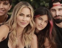 Violeta destacó que su hermano Mauro siempre trazó su propio camino, totalmente alejado de la fama de Aylín Mujica, su mamá. INSTAGRAM