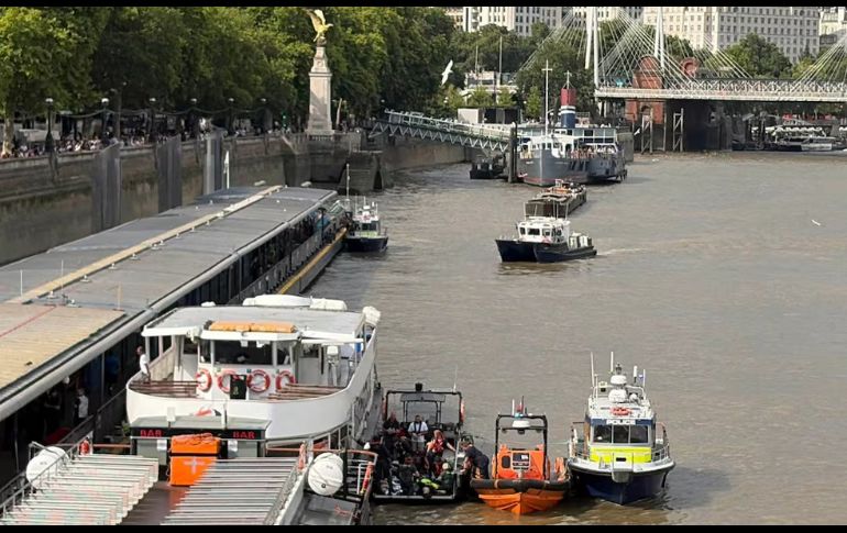 De acuerdo con la Policía Metropolitana, uno de los agentes ya fue dado de alta, mientras que los otros cuatro permanecen hospitalizado. AP