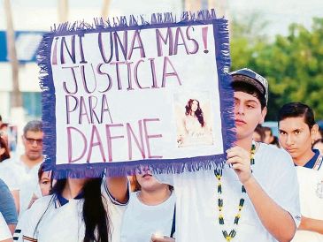 Familiares de Dafne Zapata mantienen sus protestas para dar con los culpables de su muerte. SUN