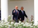 Fotografía de archivo del presidente de Estados Unidos, Donald Trump, junto al primer ministro de Israel, Benjamín Netanyahu. EFE/EPA/G. Yuri