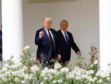 Fotografía de archivo del presidente de Estados Unidos, Donald Trump, junto al primer ministro de Israel, Benjamín Netanyahu. EFE/EPA/G. Yuri