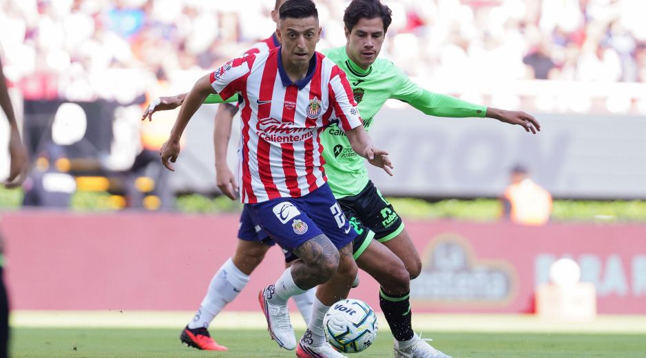 Chivas genera, insiste y propone, pero carece de la efectividad necesaria para reflejar su dominio en el marcador. IMAGO 7