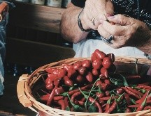 Las personas que crecieron en países donde el picante forma parte de la alimentación cotidiana, como México, suelen tolerar niveles de capsaicina que podrían resultar muy intensos para quienes no tienen ese hábito. UNSPLASH