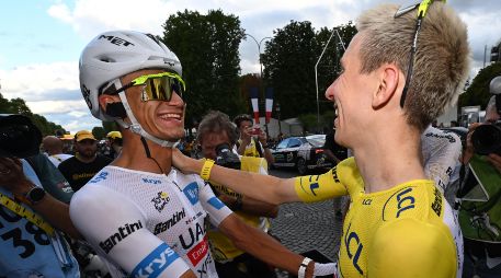 Pogacar y Del Toro, amigos más allá del ciclismo. EFE/EPA/DARIO BELINGHERI / POOL