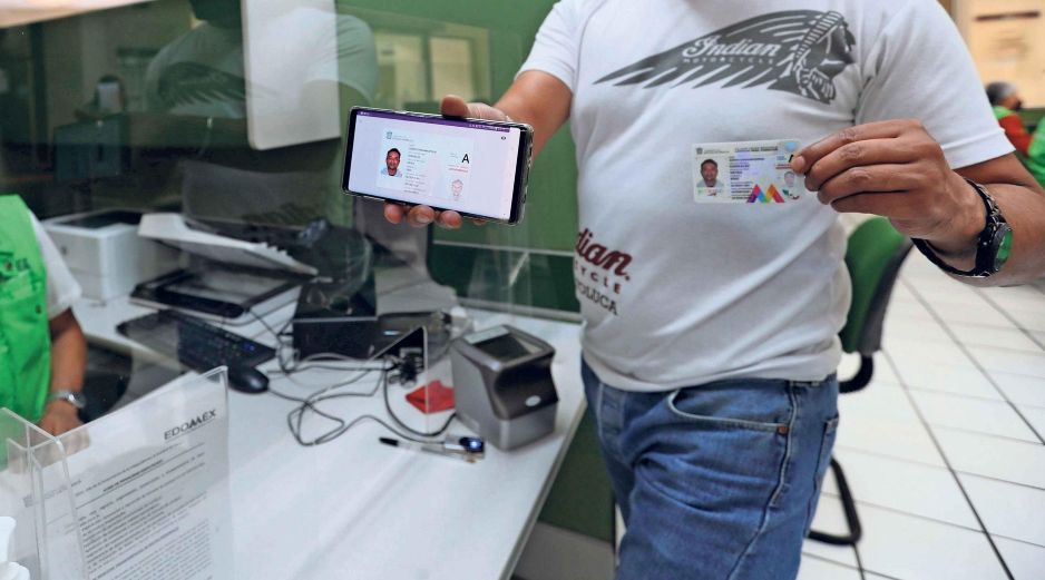 La licencia de conducir permanente está disponible tanto en formato físico como digital, y ambas son válidas para mostrarse como identificación. SUN/ARCHIVO