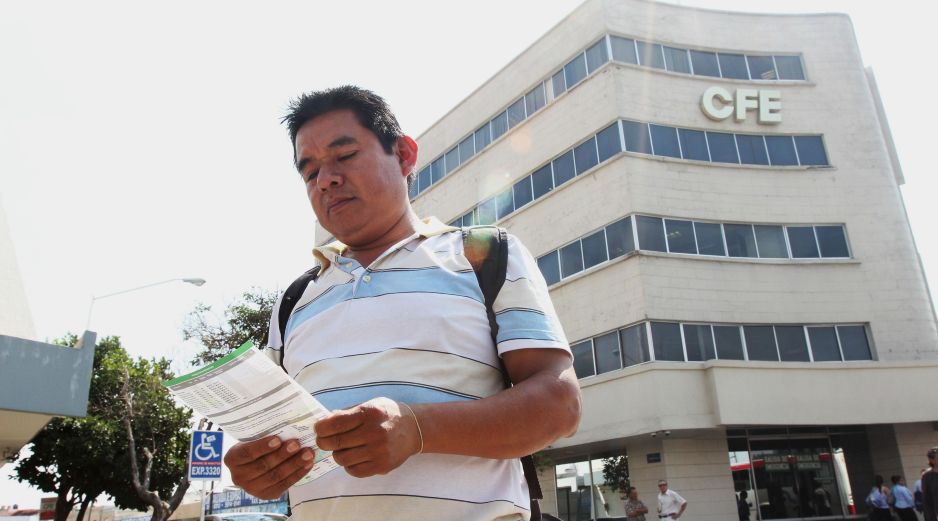 El procedimiento debe realizarse de manera presencial en los Centros de Atención a Clientes y requiere documentación específica, según el motivo de la solicitud. EL INFORMADOR/Archivo