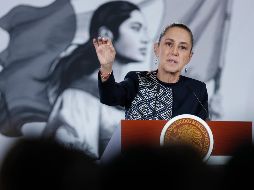 La Presidenta Claudia Sheinbaum rechazó polemizar con Stephen Miller y reiteró que México y Estados Unidos mantienen coordinación en materia de seguridad. EFE/ I. Esquivel