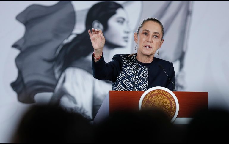 La Presidenta Claudia Sheinbaum rechazó polemizar con Stephen Miller y reiteró que México y Estados Unidos mantienen coordinación en materia de seguridad. EFE/ I. Esquivel