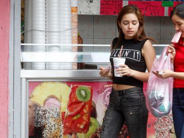 Gracias a su elevado contenido de agua, vitaminas, minerales y electrolitos, la sandía, el pepino y la lechuga se vuelven ideales para afrontar el calor. EL INFORMADOR/ARCHIVO